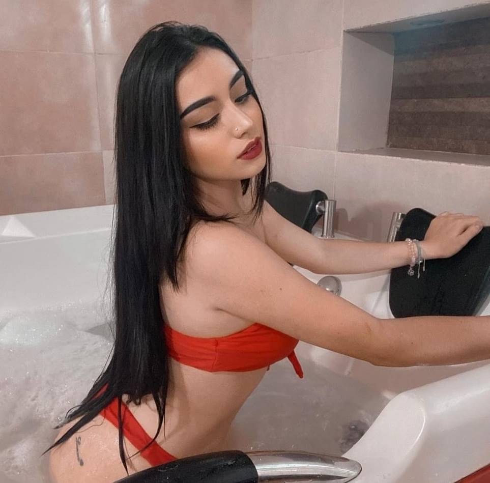 Bakırköy Escort Bayan Seda İle Hayallerinizdeki Buluşma